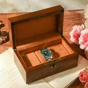 Scatola porta orologi incisa per orologi da 1/2 slot, scatola porta orologi in legno personalizzata con nome, scatola porta orologi, scatola porta orologi per uomo, regalo di San Valentino