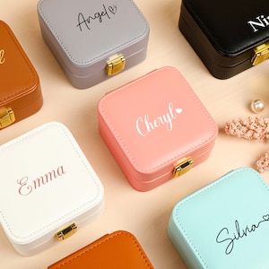 Aangepaste lederen sieradendoos met spiegel, oorbellen, ringen, ketting opbergdoos, gepersonaliseerde geschenkdoos bruidsmeisje, verjaardagscadeau, cadeau voor moeder