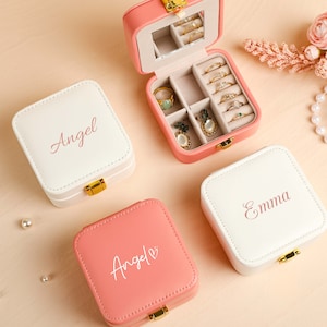 Joyero de cuero personalizado con espejo, joyero de viaje con nombre personalizado, organizador de joyas, dama de honor y regalo de cumpleaños, regalo para ella