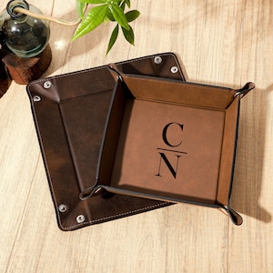 Engraved Leather Tray, Personalized Leather valet tray, Custom Catchall Tray, Gift for Him, Valet Tray Gift for Groom, Father&#39;s Day gift