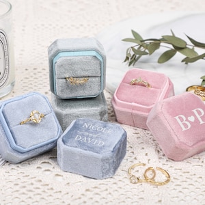 Caja de terciopelo personalizada para anillos, caja de terciopelo cuadrada para joyas, caja de joyería con una, dos o tres ranuras, regalo de boda, caja para anillos de boda, regalo para ella