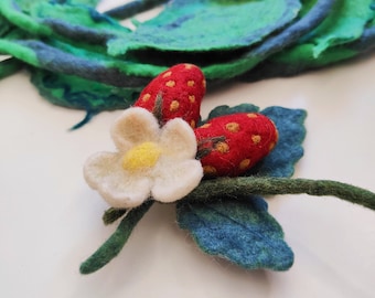 Floral scarf, scarf necklace, Flower felt scarf, Wool flower scarf, Felted flower scarf, Tulips scarf, Merino wool scarf, Felted wool scarf