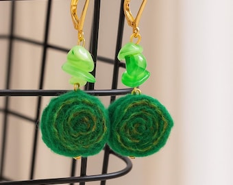 Handgemaakte oorbellen van merinowol, boho-chique sieraden