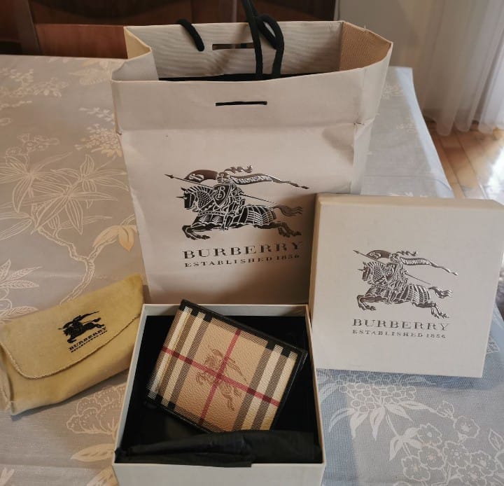 Burberry sales gift bag