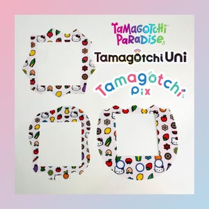 Pode incluir: Autocolantes brancos com um recorte quadrado, decorados com frutas, flores e rostos Hello Kitty. Os autocolantes têm o texto "Tamagotchi Paradise", "Tamagotchi Uni" e "Tamagotchi Pix" em várias cores.