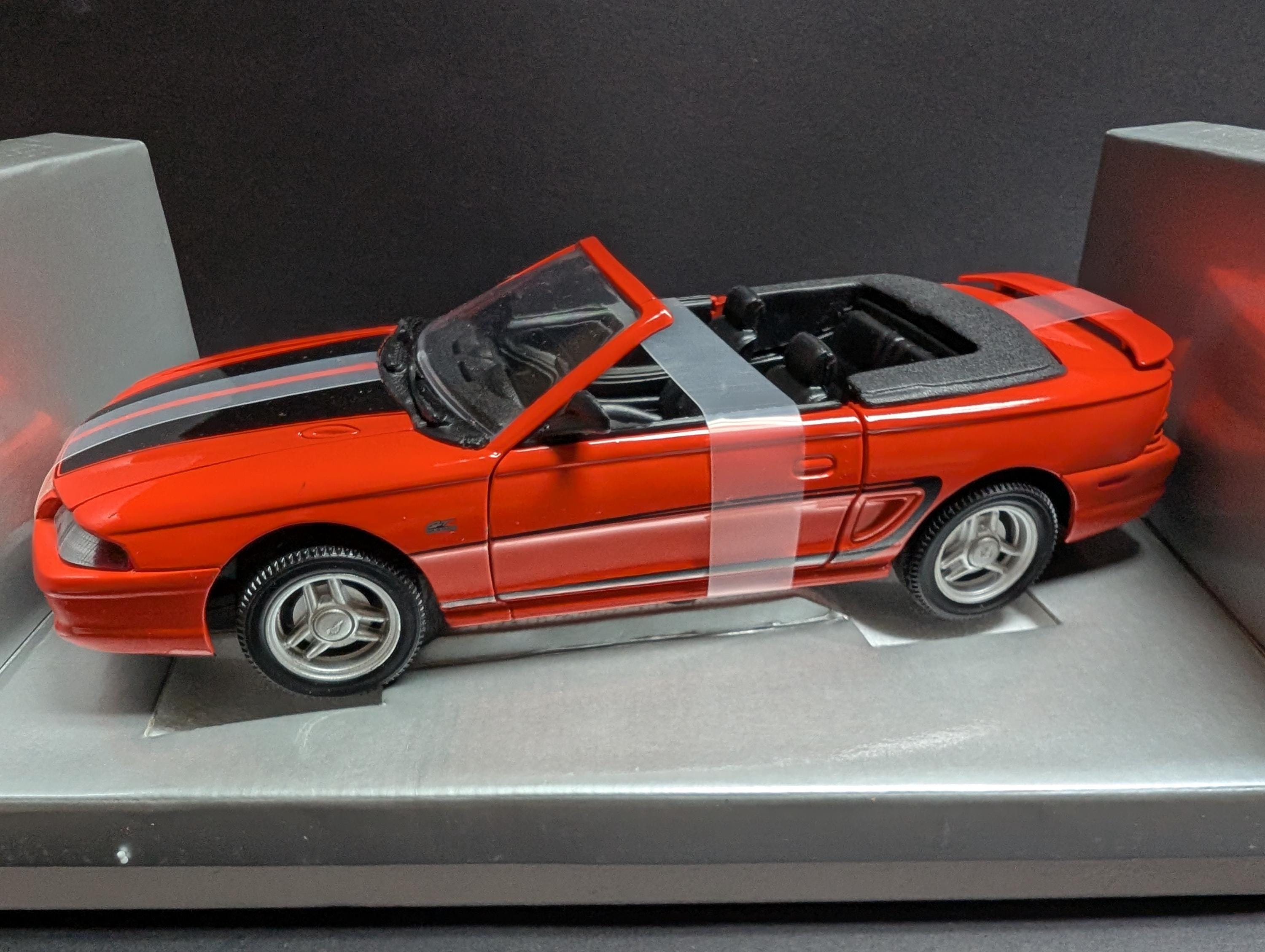 Ford Mustang 1994 GT Convertible – Orange Variant Rare 1:18