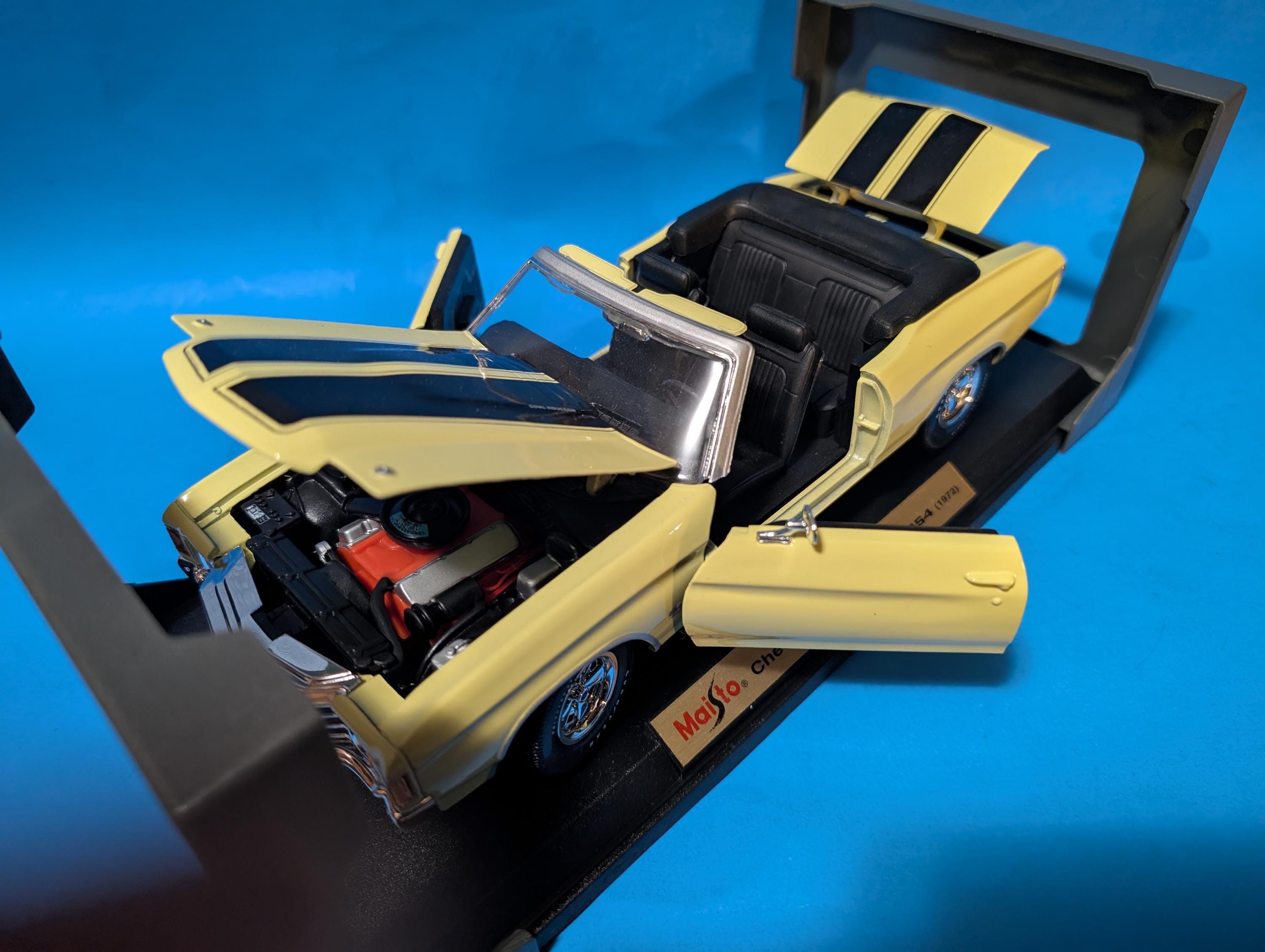 Chevy 1:18 Maisto 1972 Chevrolet Chevelle SS454 Diecast