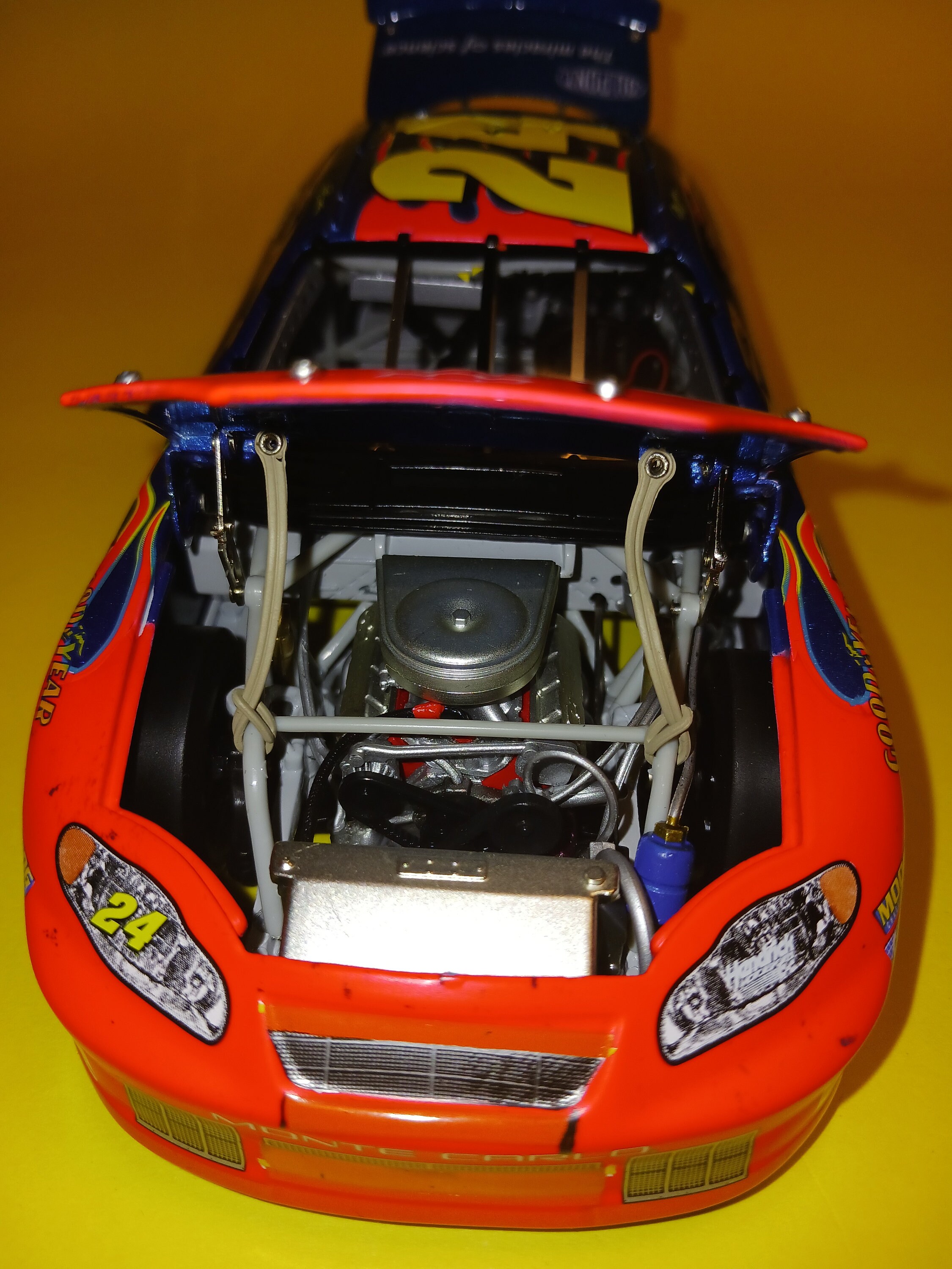 Jeff Gordon LE #24 DuPont Chromalusion / 1998 Monte Carlo 1:24 Diecast