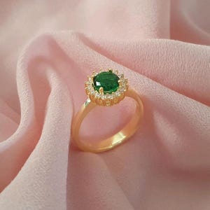 14k Solid Gold Emerald Gemstone Ring, 18k Gold Dainty Halo Ring For Women, May Birthstone 10k Gold Ring, Emerald Ring For Mother&#39;s Day Gift