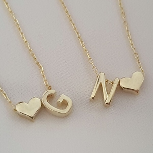 Colar com inicial de coração em ouro maciço, colar com letra de coração personalizado para presente de aniversário, pingente com inicial de coração personalizado, presente de Natal para ela