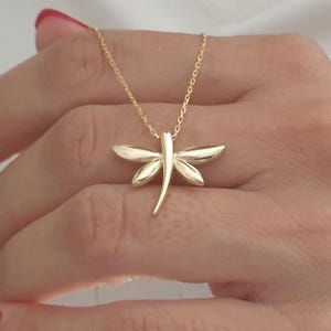 14k Solid Gold Dragonfly Necklace, 18k Dragonfly Charm Necklace na prezent urodzinowy, Dragonfly 10k Prawdziwe złoto wisiorek na prezent na dzień matki