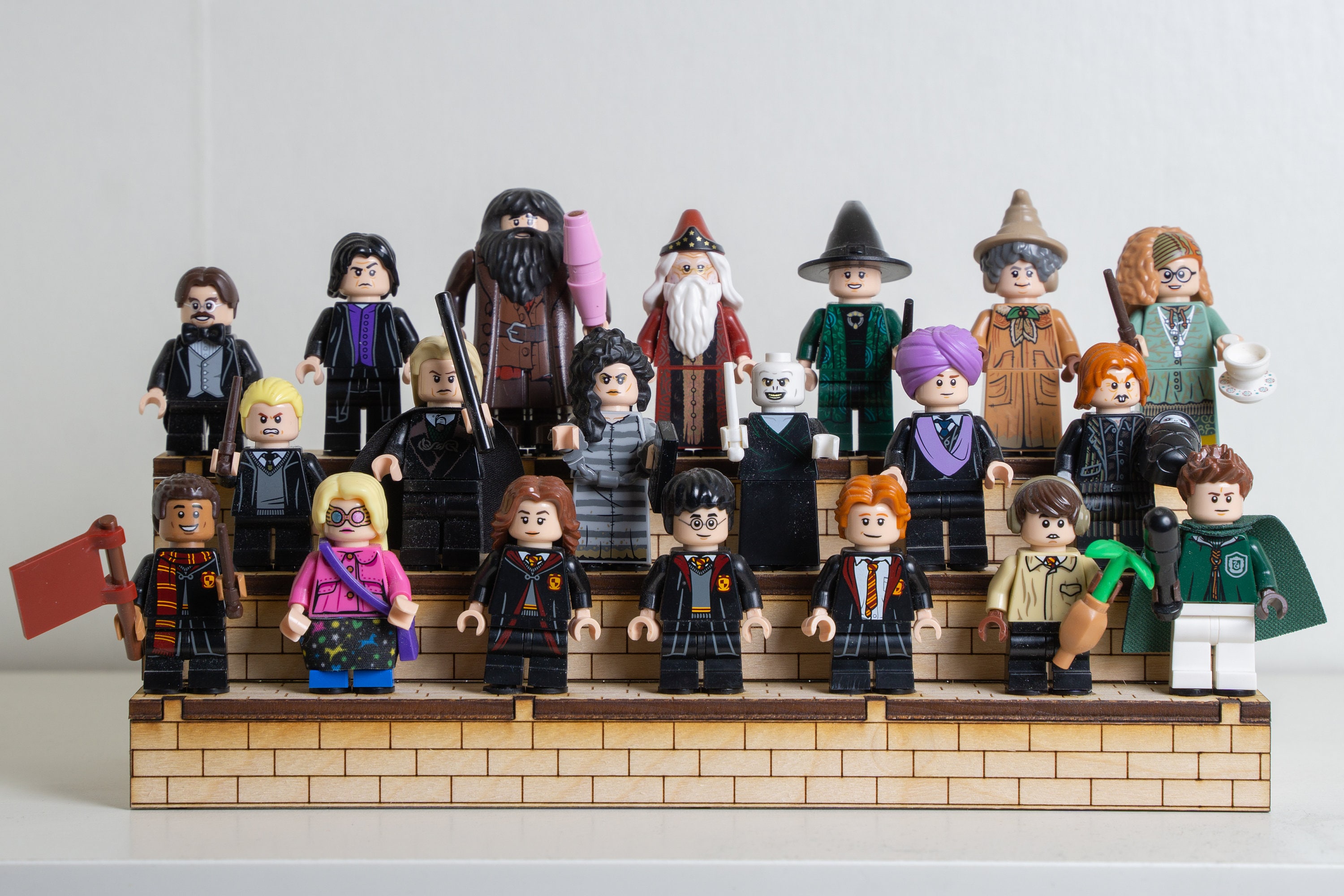 minifigure display stand