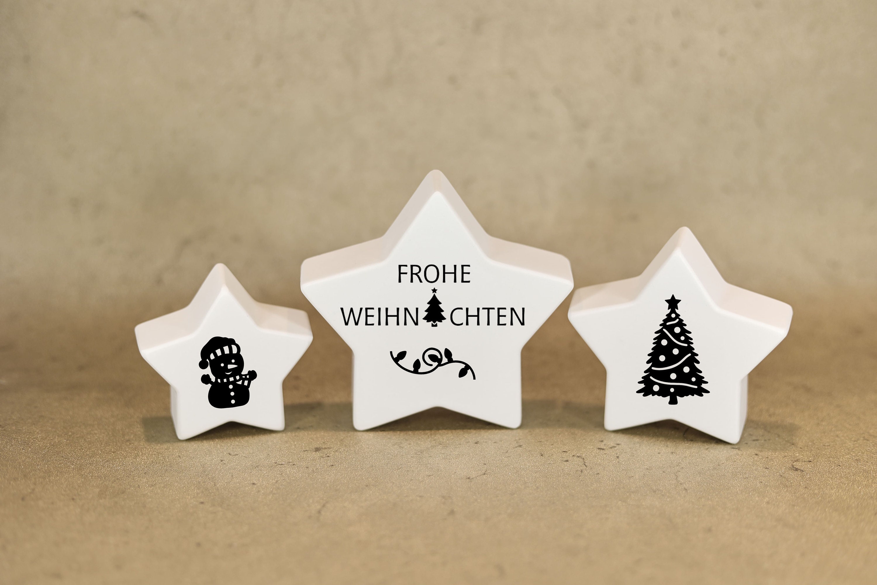 Getöpferte weihnachtsdekoration