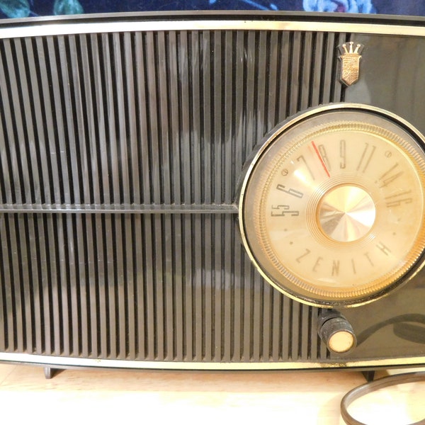 Vintage 1950's Zenith Tube Type radio Model h509 WORKS (am transistor MCM mid century modern retro set dressing prop)