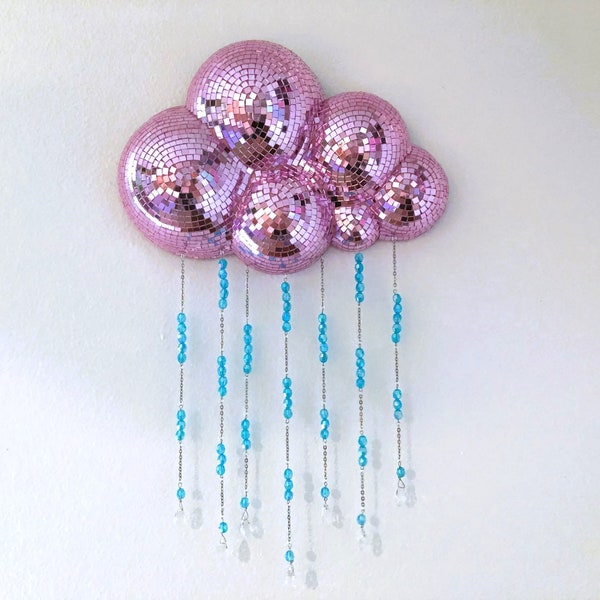 Nuvem de Chuva Disco Rosa | Espelho de Parede com Contas | Arte Pop Maximalista e Descolada | Decoração Dopamine