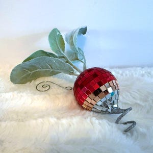 Enfeite de rabanete disco | Decoração divertida de comida para as festas | Apanhador de sol em forma de vegetal | Enfeite de planta espelhado