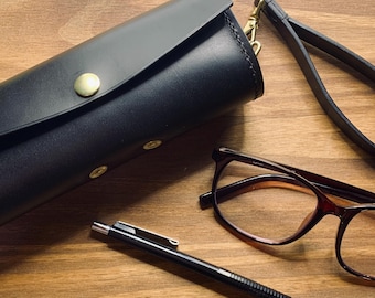 Leather Sunglasses Case The "Sightseer", Leather Reinforced Glasses Case, Glasses Protector, Semi-hard Case, Keyring, Wristlet Strap