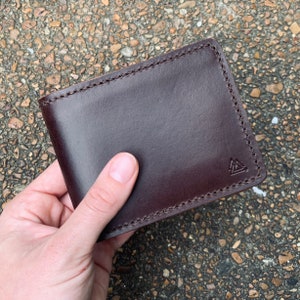 Cartera de cuero plegable "Trailhead" de dos tonos, tradicional, para hombre, con muchos bolsillos, tarjetero, bolsillo para efectivo, fina y elegante