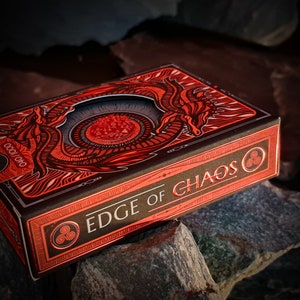 Karty do gry Edge of Chaos Discord DELUXE – talia kart do pokera Tribal Dragon z folią i wyciętym pudełkiem – edycja kolekcjonerska (001–500)
