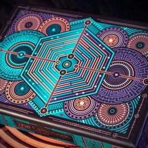 Coffret The Labyrinth – Depth & Abyss Decks – Édition collector numérotée (001–1000)