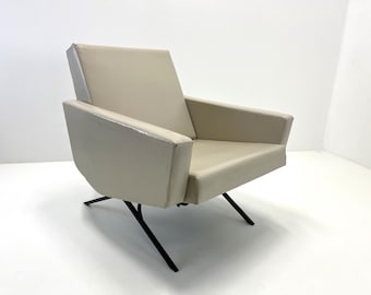 Vintage Armchair / Club Chair / Lounge Chair / Side Chair / Beige Faux Leather / Space Age Italian Chair /Rest Chair / Relax Chair