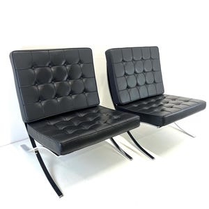 1 de 2 Sillones BARCELONA / Diseñador alemán Mies v.d. Rohe / Sillón vintage / Estructura cromada con cuero / Silla icónica
