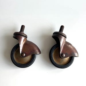 Paire de roues polyvalentes vintage / Roues de meubles en métal / Roulettes pour boîte / Roulettes de meubles en métal des années 70 / Roues de style industriel