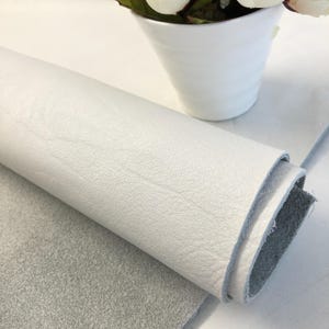 Láminas de piel de vaca auténtica 100 % de grano completo, suave, de color blanco crema, en varios tamaños