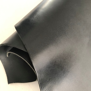 Fogli di pelle bovina a doppia spalla pieno fiore conciata al vegetale ITALIANA nera da 2,8-3 mm