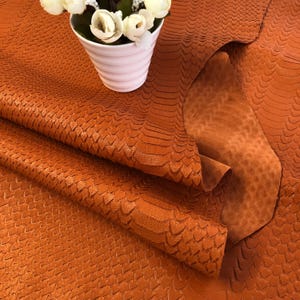 Láminas de piel de becerro 100 % auténtica de piel de serpiente de color tostado vegetal de 1,0 mm de grosor