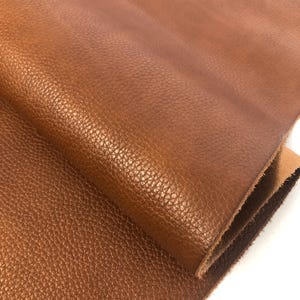 Fogli di pelle bovina 100% vera, pieno fiore, morbida nappa italiana, spessore 1,4-1,6 mm, marrone, varie misure
