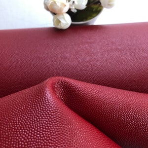 Fogli di pelle di vitello italiana al 100% vera pelle di vacchetta, dimensioni multiple, colore rosso scuro