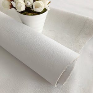 Láminas de piel de vacuno auténtica, 100 % de grano completo, color blanco, suave, de 1,6 a 1,8 mm de grosor, en varios tamaños.