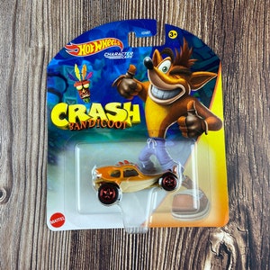 Hot Wheels Crash Bandicoot Character Car, 1:64 Scale Toy Collectible 