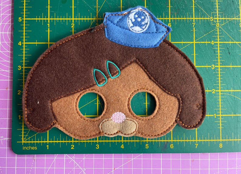 Handmade Octo-Nauts character felt face mask image 3