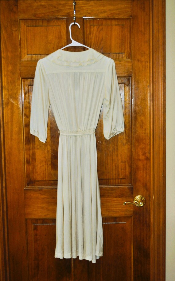 Vintage ~ 1980s Ivory V-neck Full Skirted Dress b… - image 2