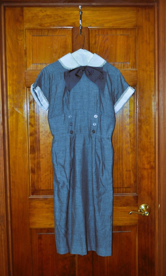Vintage ~ 1950s Grey Linen Custom Made Short Sleev