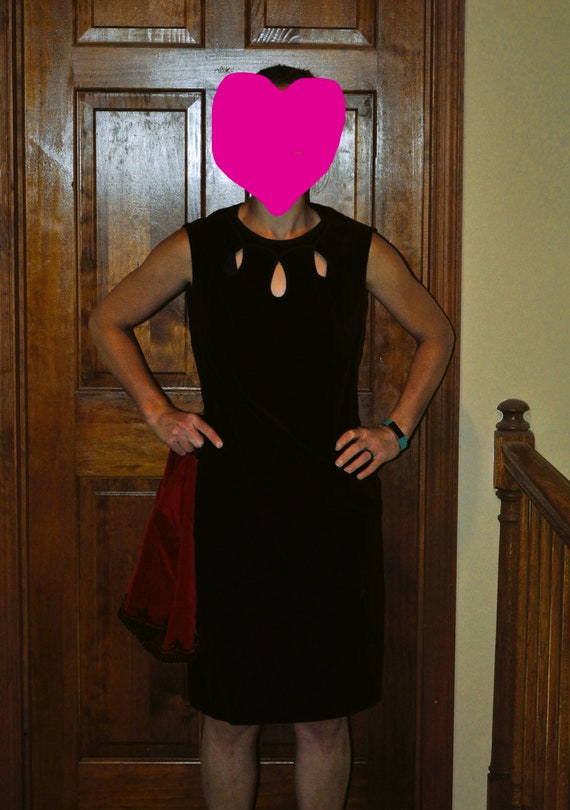 Vintage ~ 1960s Black Velvet Sleeveless Dress wit… - image 5