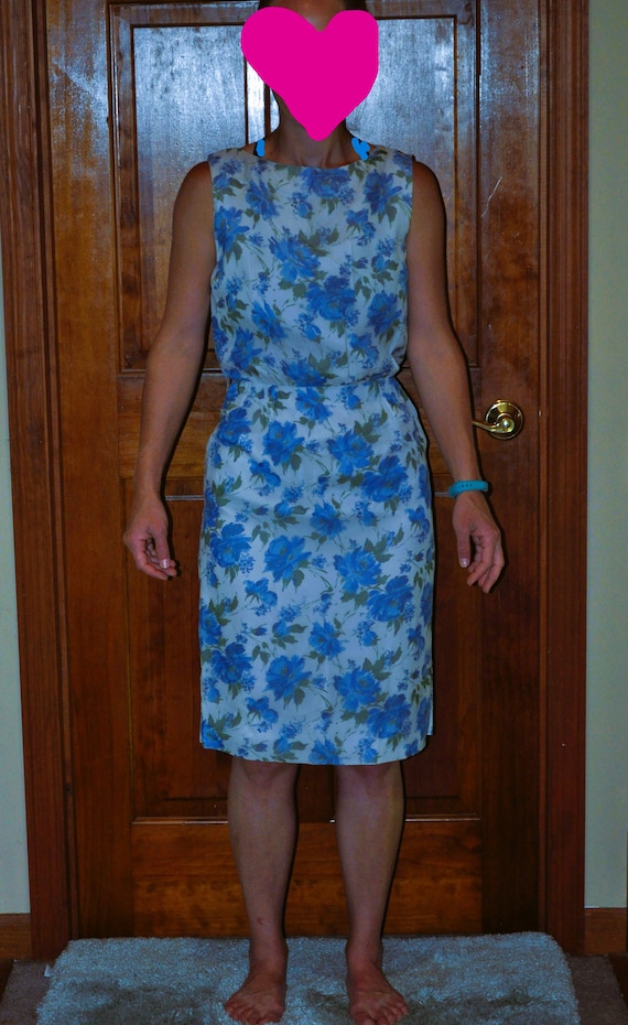 Vinatge ~ 1950s Blue & White Floral Print Crepe Sl