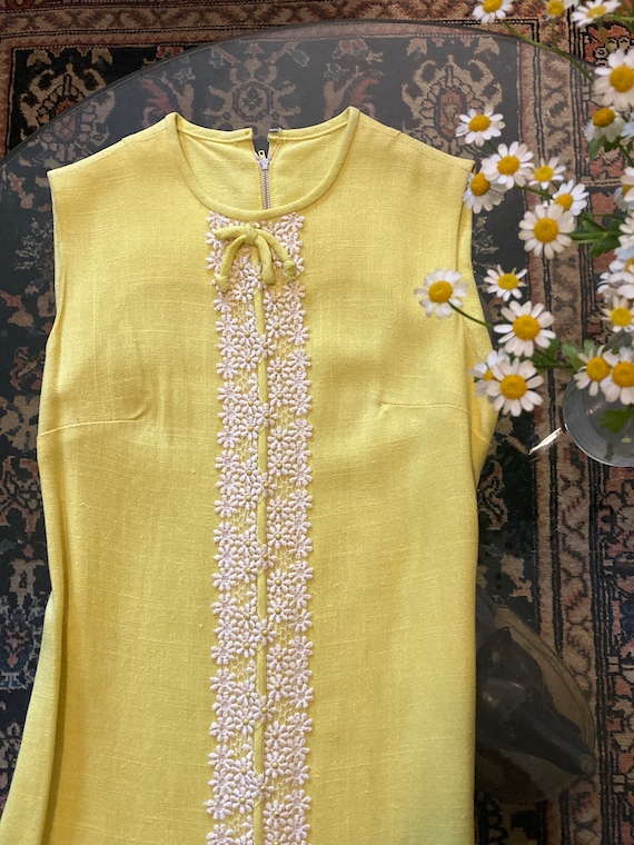 Yellow daisy sheath dress