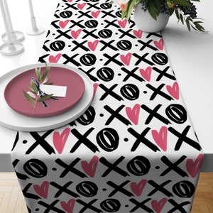 Valentine's Day Table Runner, Valentine's Day Table Decoration, Valentine's Day Gift, Red Heart Runners, Love Table Decor, Valentine's Table