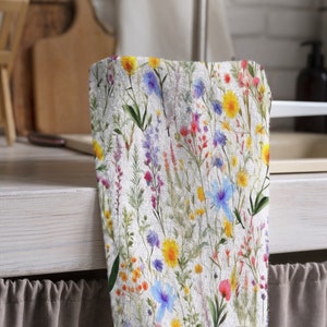 Floral Tea Towels, Wildflowers Dish Towel, Spring Flowers Towel, Wildflowers Hand Towel, Wildflowers Kitchen Towel