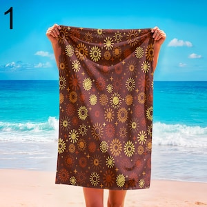 Boho Sommer Strandtuch mit Tropenmuster, Retro Strandtuch mit Sunburst Blumenmuster, Mid-Century Tropisch Strandtuch