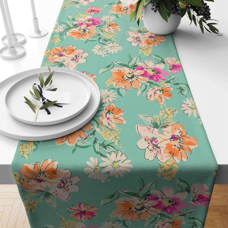 Chemin de table floral, chemin de table imprimé fleurs, décoration de table floral rose, chemin de table violet, chemin de table imprimé, chemin de table roses 3