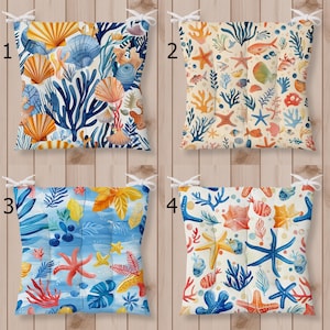 Kuststoelkussens met stropdassen, zeesterren en schelpen met strandthema voor zomerdecor