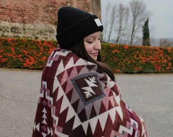 Reversible ETHNO king size cuddly blanket or wool blanket from Ecuador I hand-woven I Cotopaxi Bordeaux red/brown