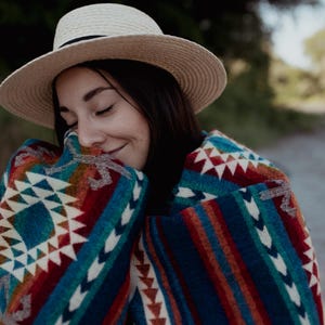 Koc boho w kolorze Inka Blue | Kolorowy koc etniczny | Przytulny koc z azteckim wzorem | Navajo | Dla miłośników natury