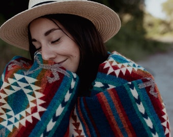 Handgewebte ETHNO Kingsize Kuscheldecke bzw. Wolldecke aus Ecuador I Inka Blau/ Bunt