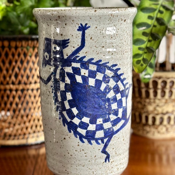 Vintage Art Studio Pottery Stoneware Vase Vessel with Mimbres Lizard Design, Utensil Holder, Speckled Gray, Cobalt Blue