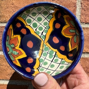 Vintage Hand-Painted Mexican Pottery Ring Dish – Footed Talavera-Style Trinket Dish – Floral Catch All – Spanish Style Decor – 4&quot;x3&quot;
